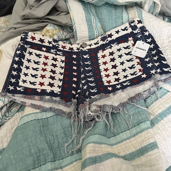 NWT $78 free people We the Free Red White Blue Denim Shorts Peace Doves - Picture 5 of 8